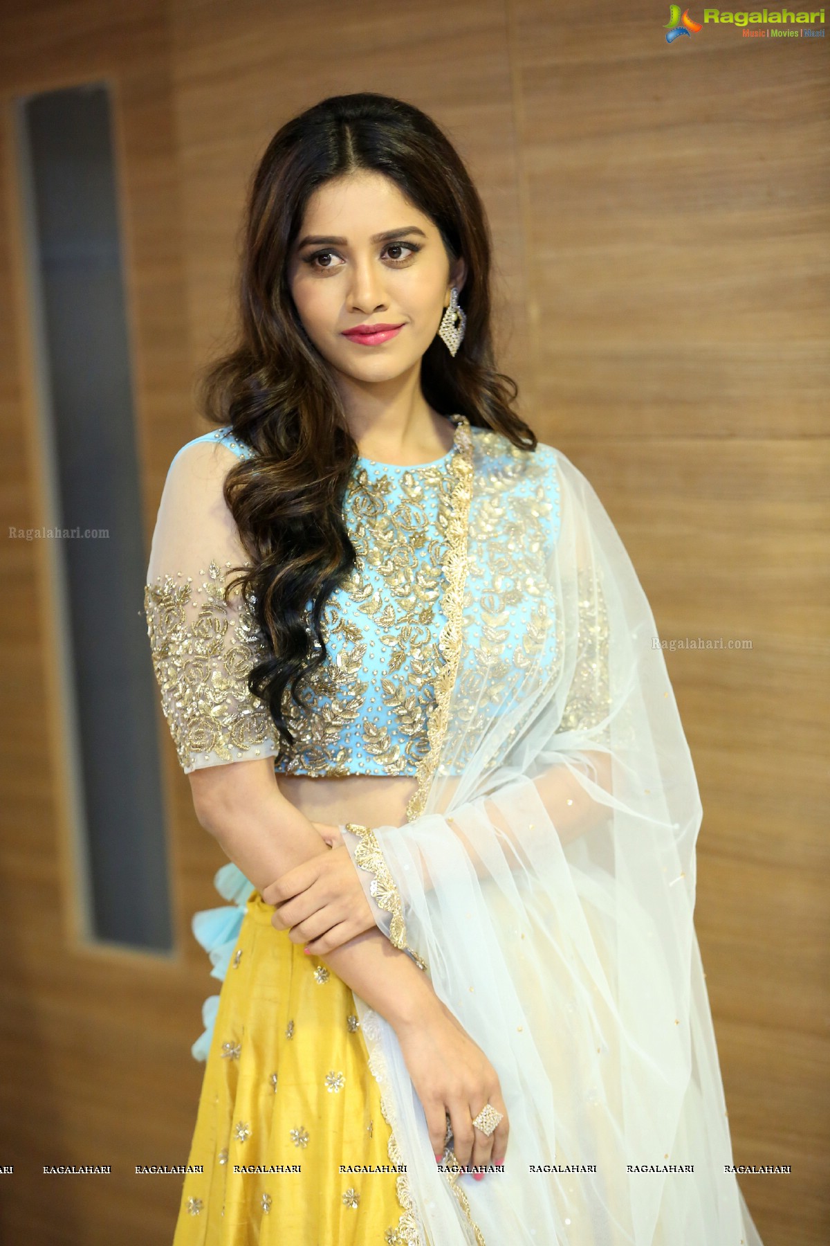 Nabha Natesh at Nannu Dochukunduvate Pre-Release Event