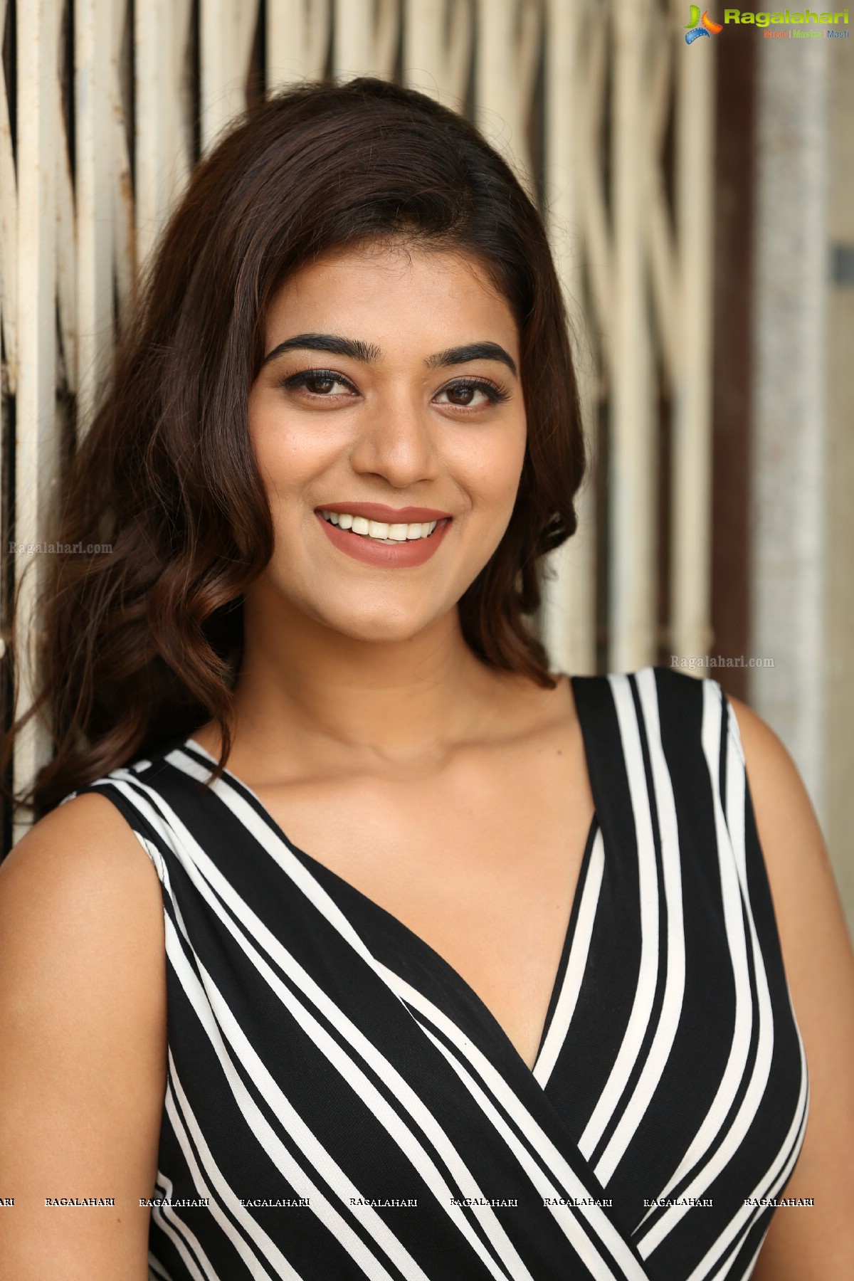 Yamini Bhaskar at Bhale Manchi Chowka Beram Interview