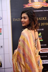 Aakanksha Singh at Dadasaheb Phalke Awards