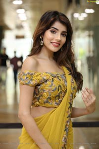 Aditi Hundia at Hi-Life Fashion Exhibition