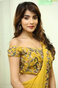 Aditi Hundia at Hi-Life Fashion Exhibition