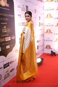 Avantika Mishra at Dadasaheb Phalke Awards