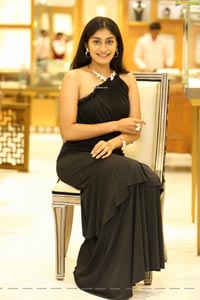 Bhavana Sirpa at Sri Krishna Jewellers' Trendy Jewellery