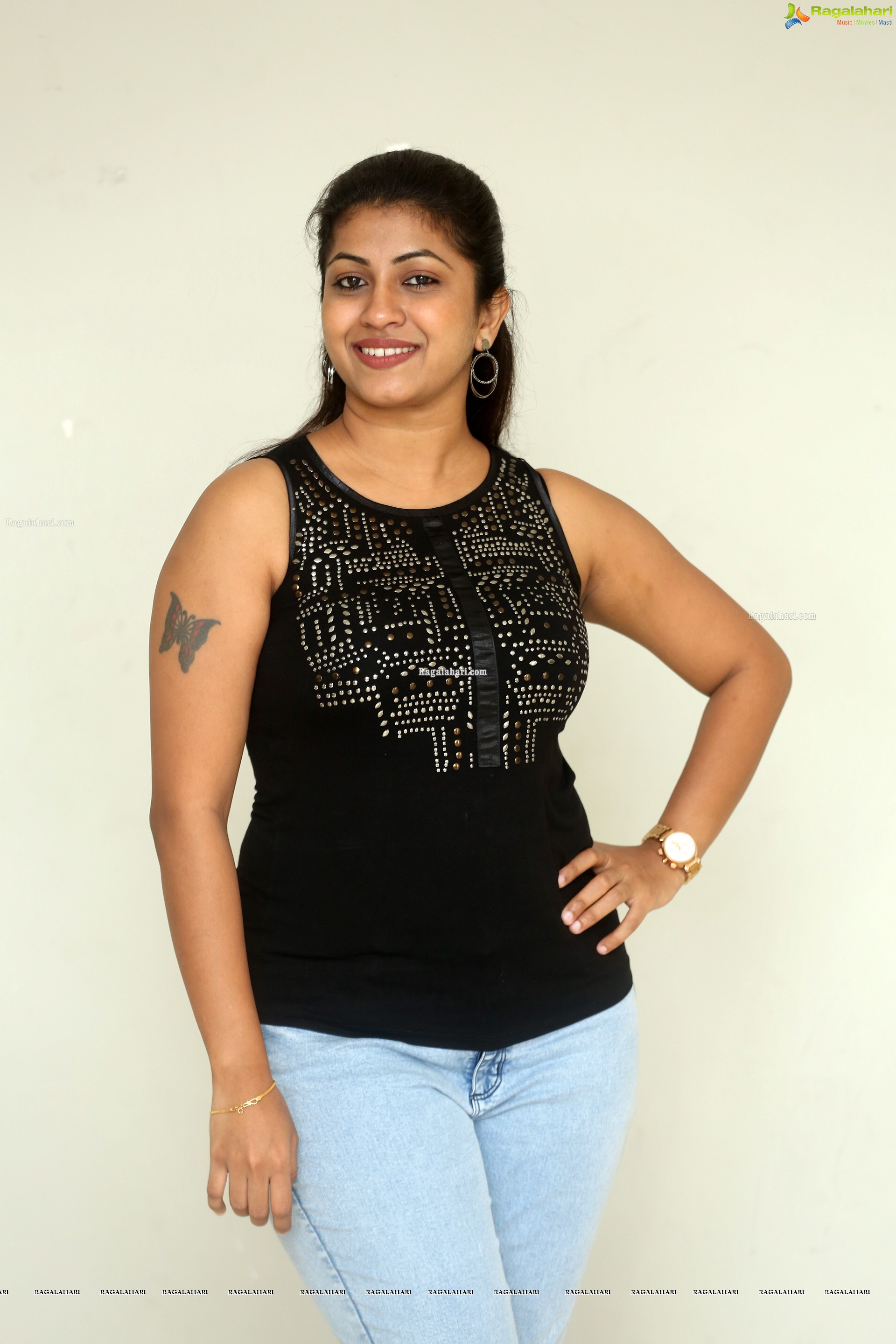 Geethanjali Thasya @ Ladies Not Allowed Press Meet - HD Gallery