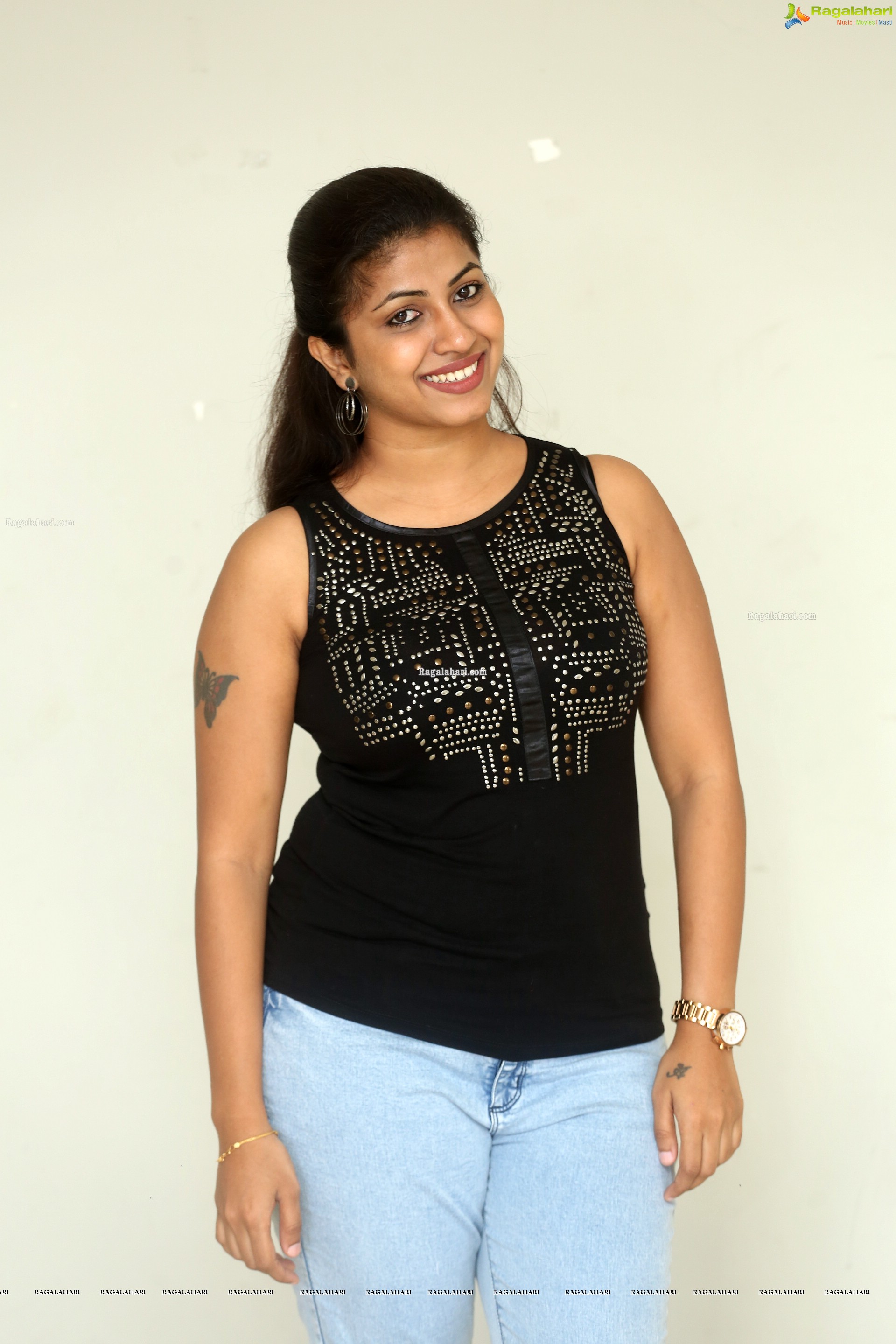 Geethanjali Thasya @ Ladies Not Allowed Press Meet - HD Gallery