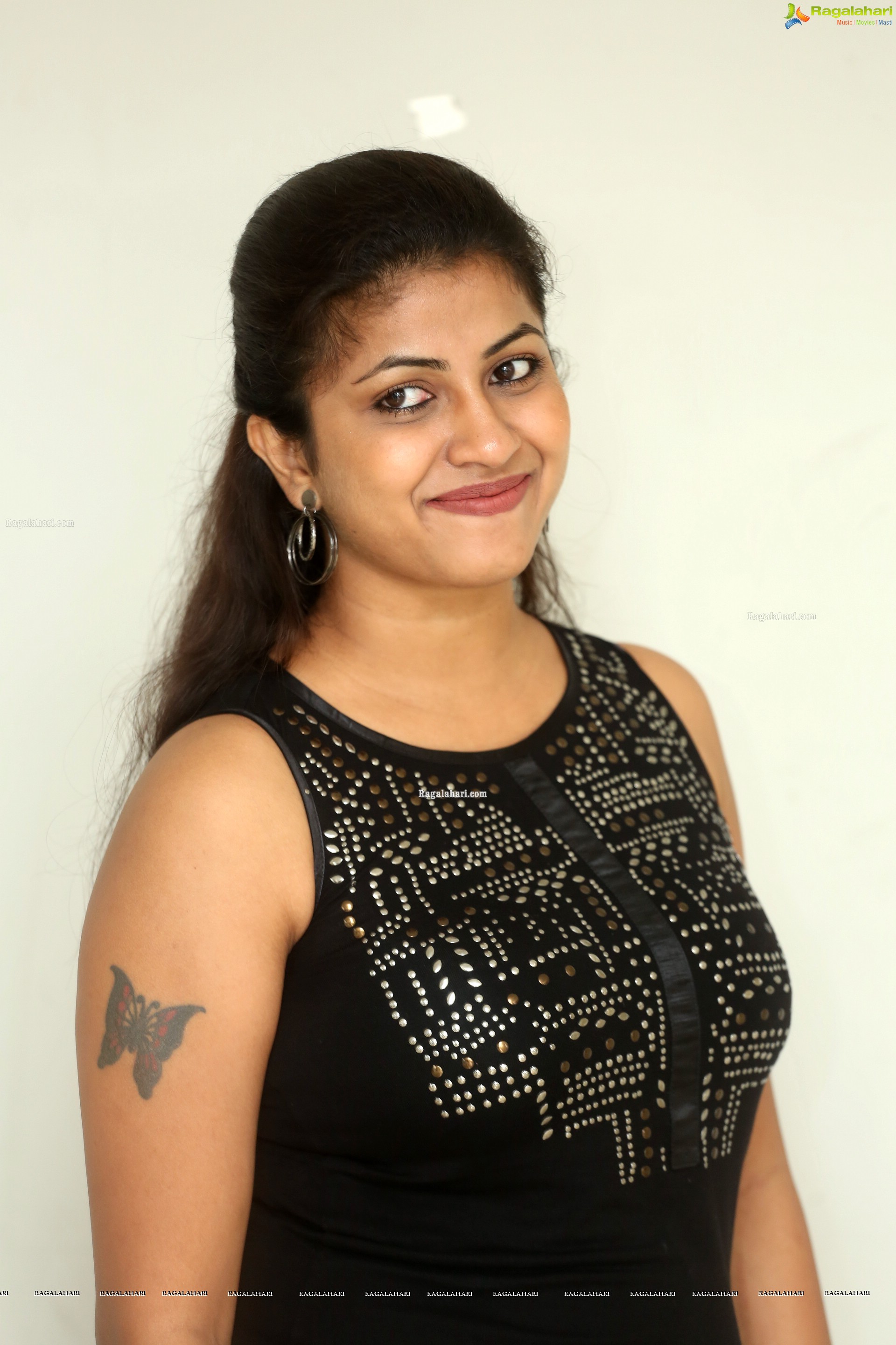 Geethanjali Thasya @ Ladies Not Allowed Press Meet - HD Gallery
