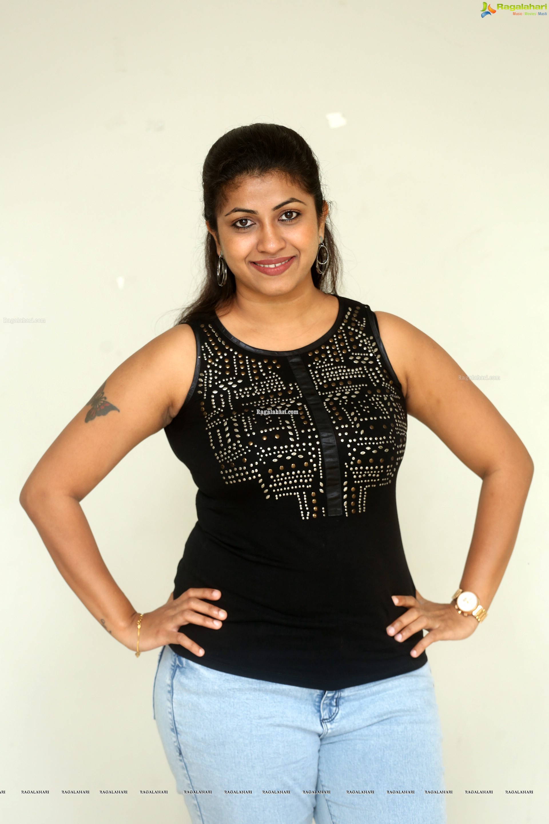 Geethanjali Thasya @ Ladies Not Allowed Press Meet - HD Gallery