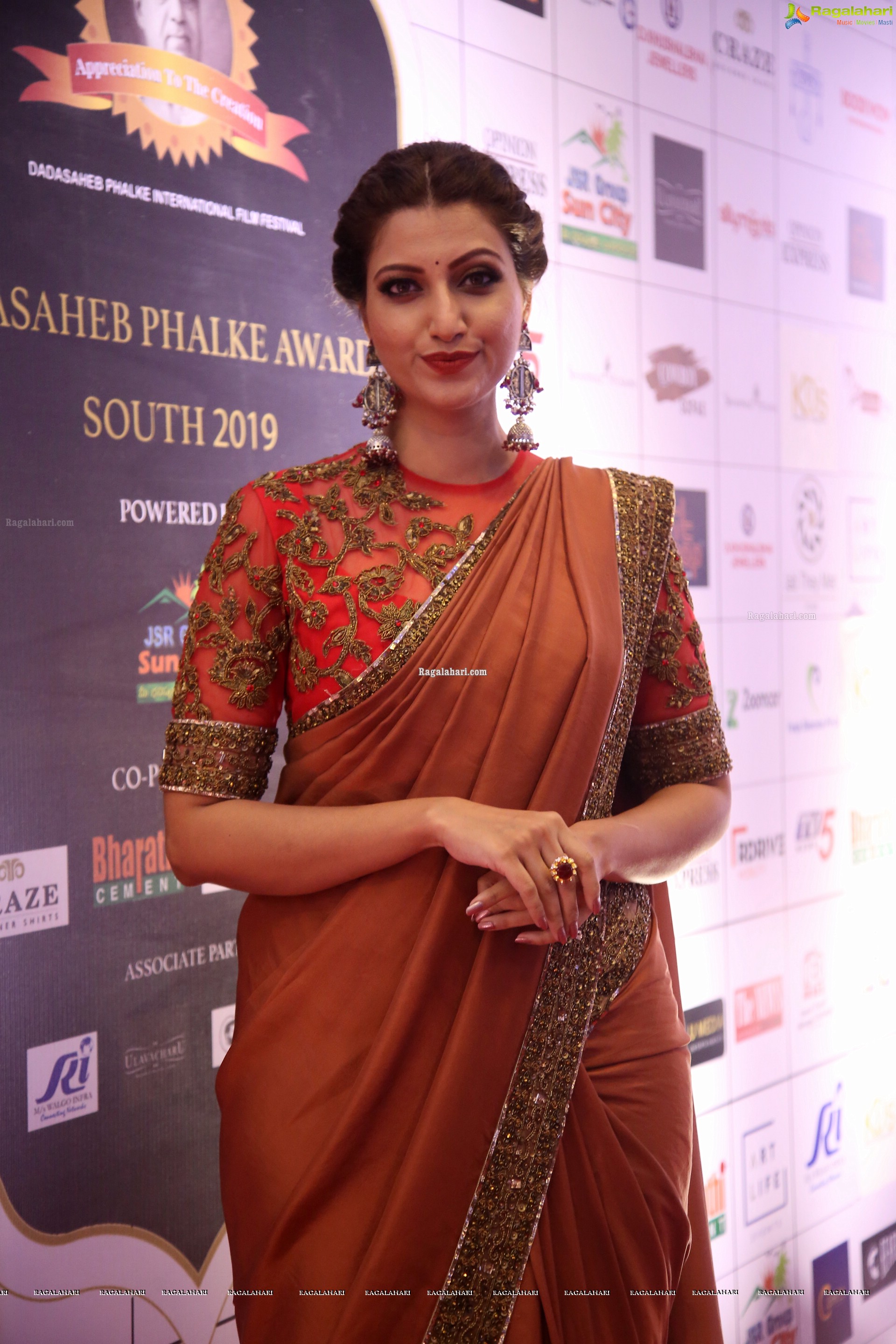 Hamsa Nandini @ Dadasaheb Phalke Awards South 2019 - HD Gallery