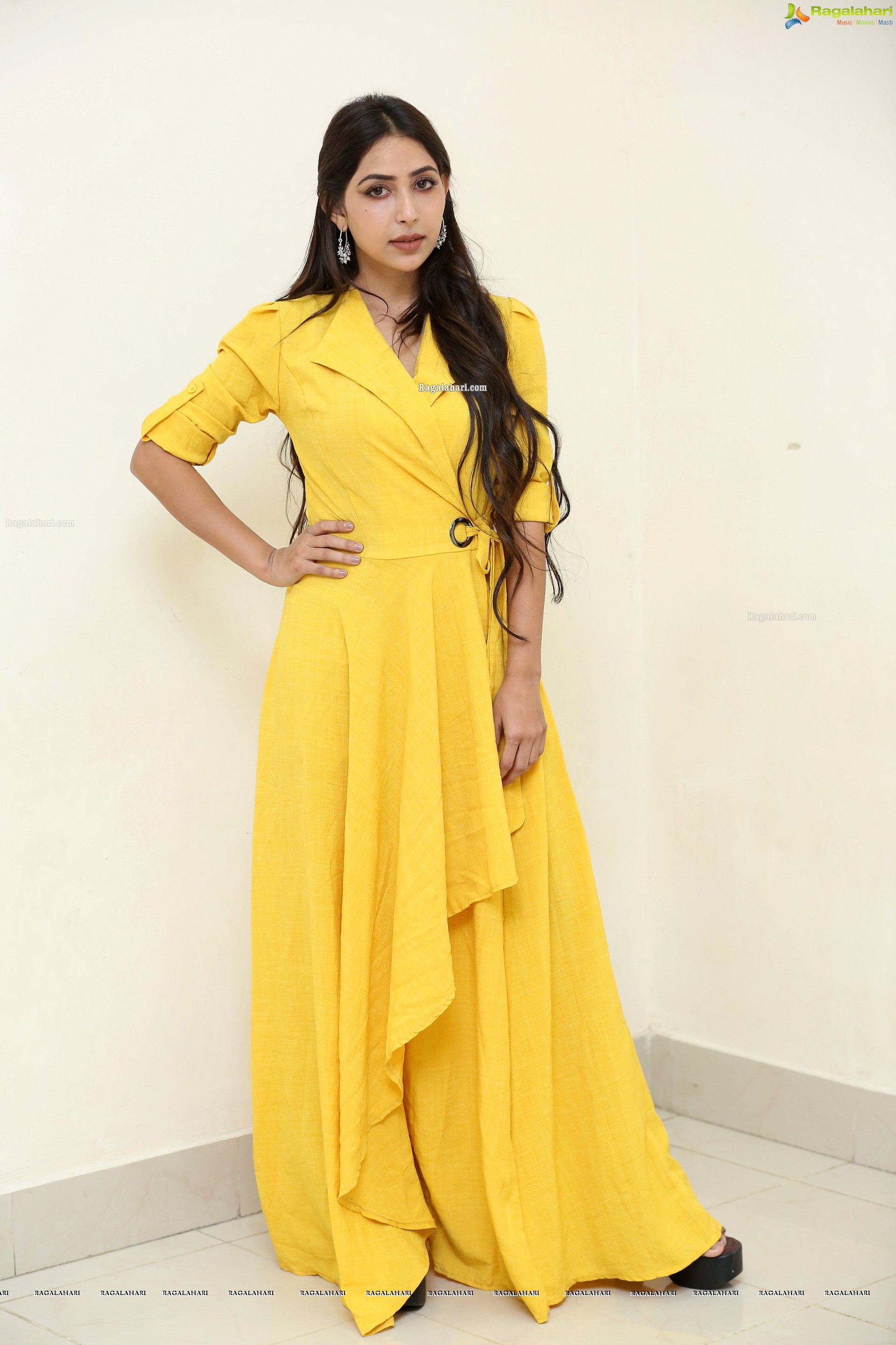 Kapilakshi Malhotra @ VB Entertainments Venditera Awards 2018-2019 - HD Gallery