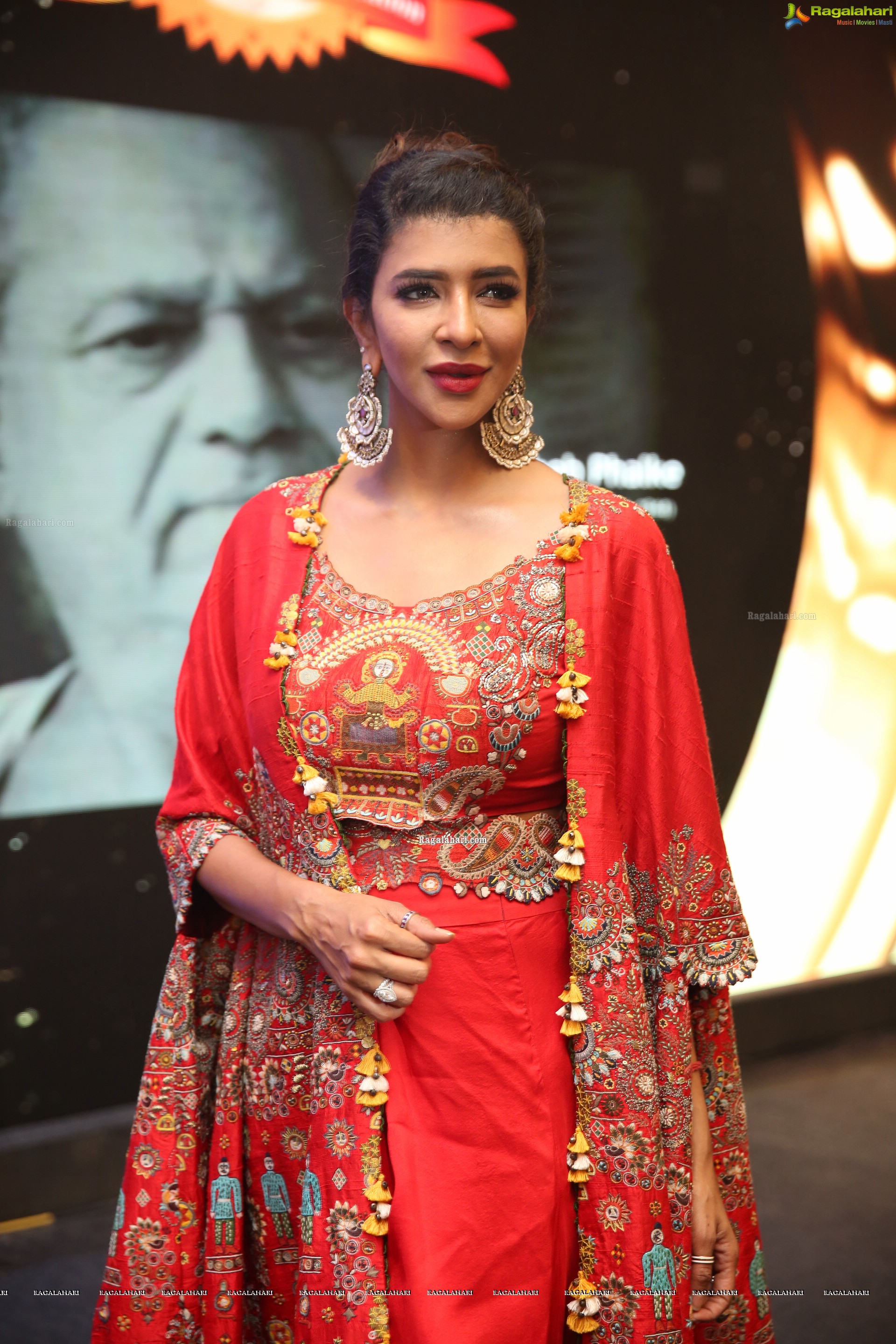 Manchu Lakshmi @ Dadasaheb Phalke Awards South 2019 - HD Gallery