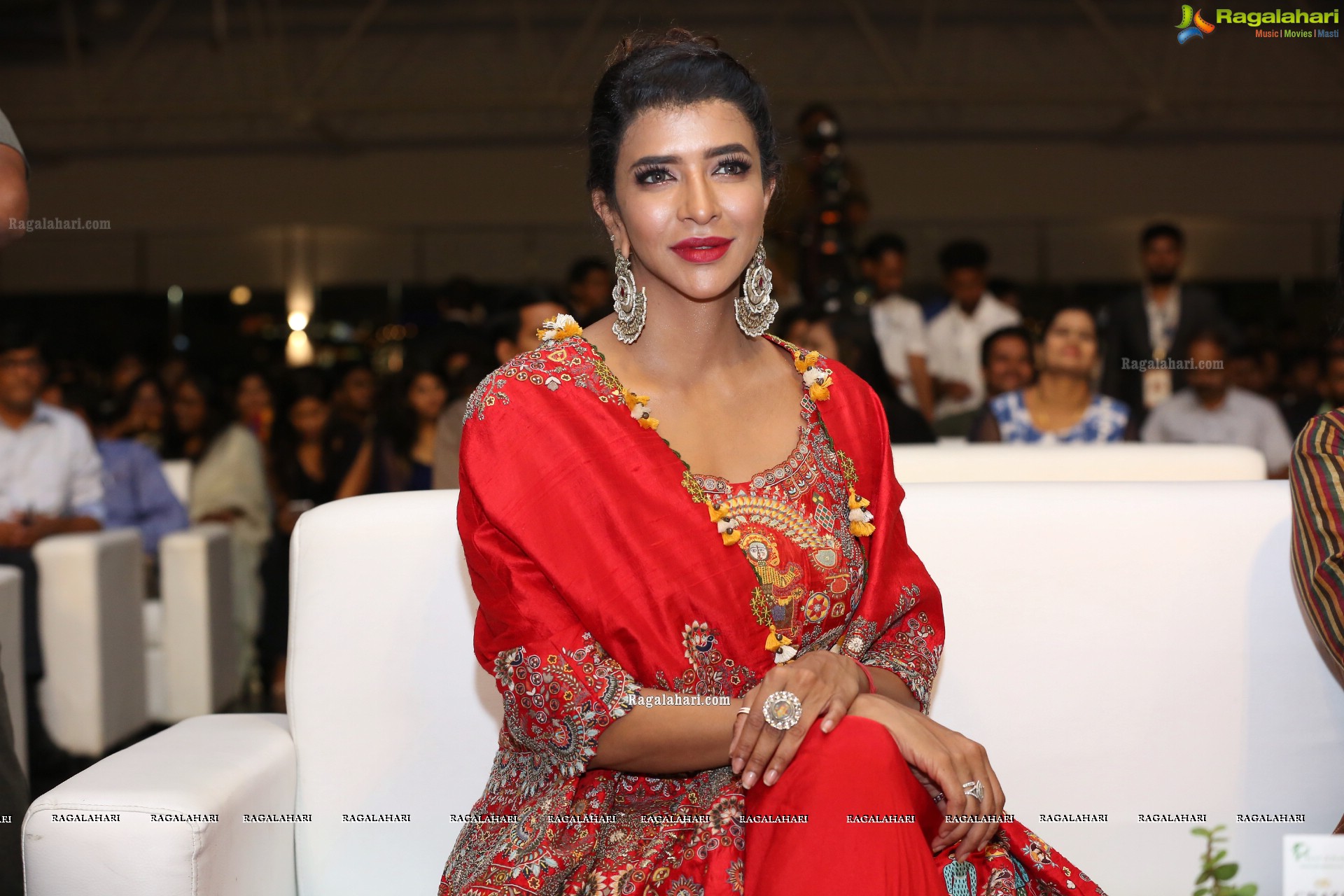 Manchu Lakshmi @ Dadasaheb Phalke Awards South 2019 - HD Gallery