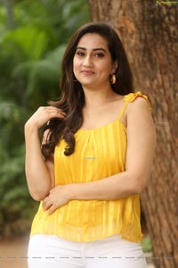 Manjusha at Beach Road Chetan Teaser Launch