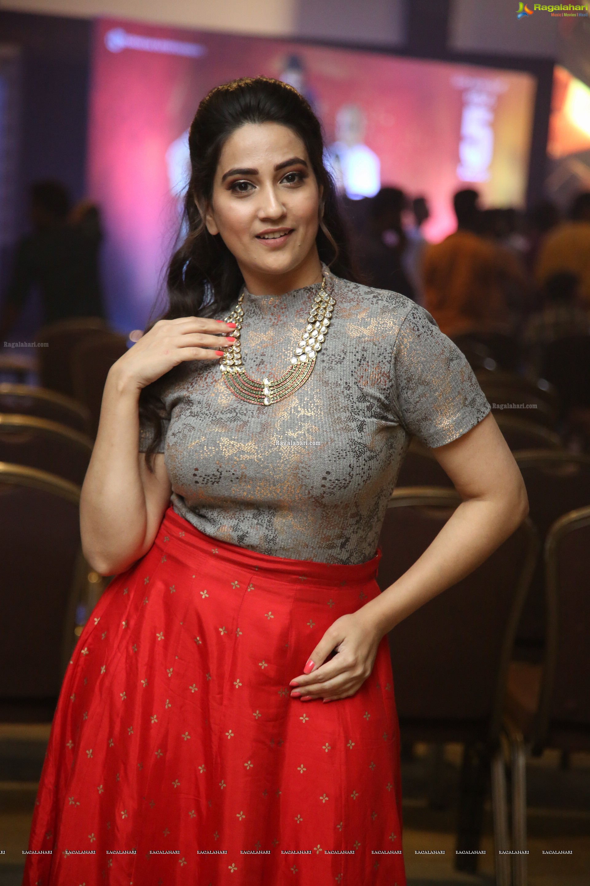 Manjusha @ Oorantha Anukuntunnaru Pre-Release - HD Gallery