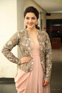 Mehrene Pirzada at Chanakya Interview