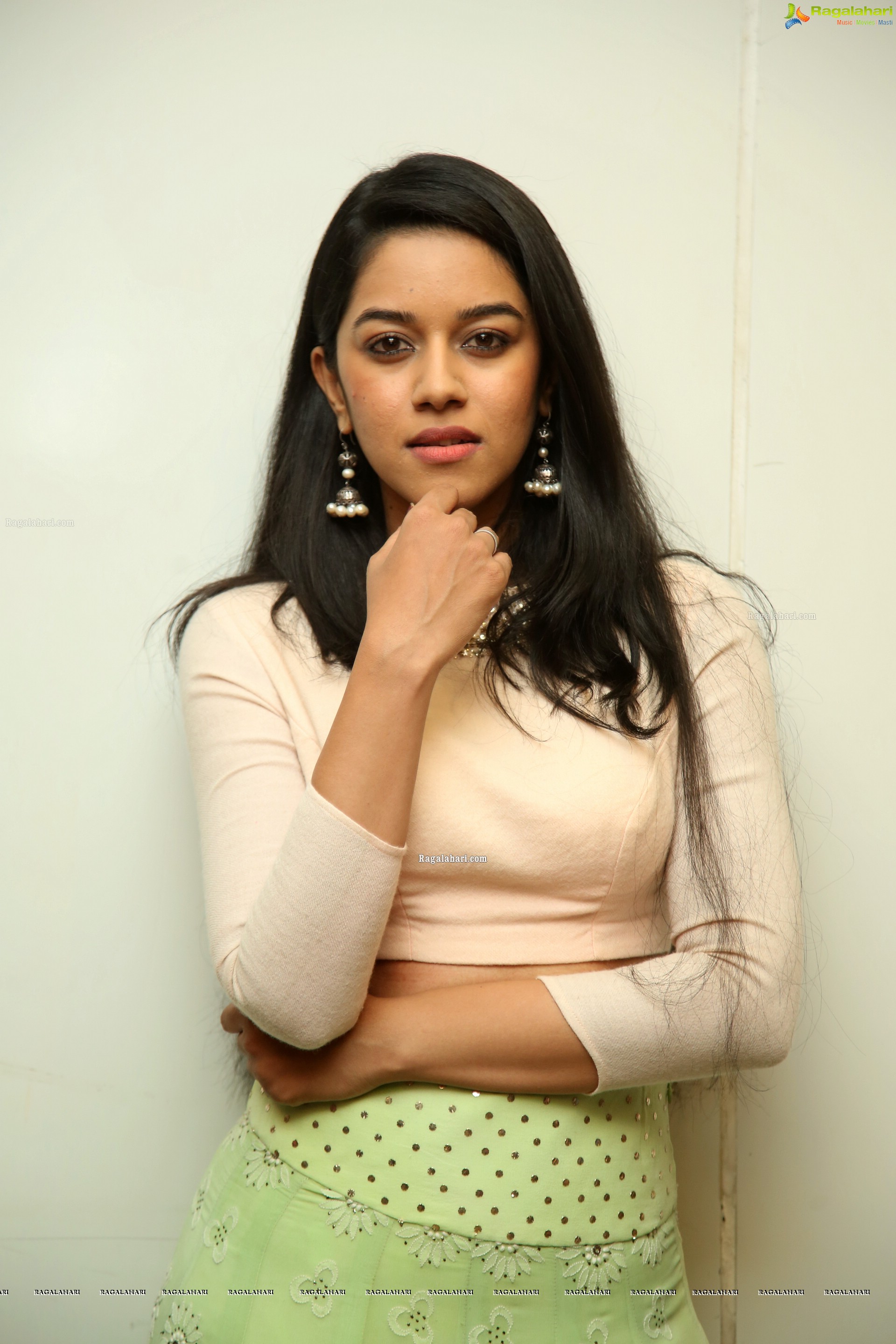 Mrinalini Ravi @ Gaddalakonda Ganesh Success Meet - HD Gallery