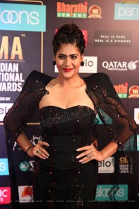 Neha Saxena at SIIMA Red Carpet 2019