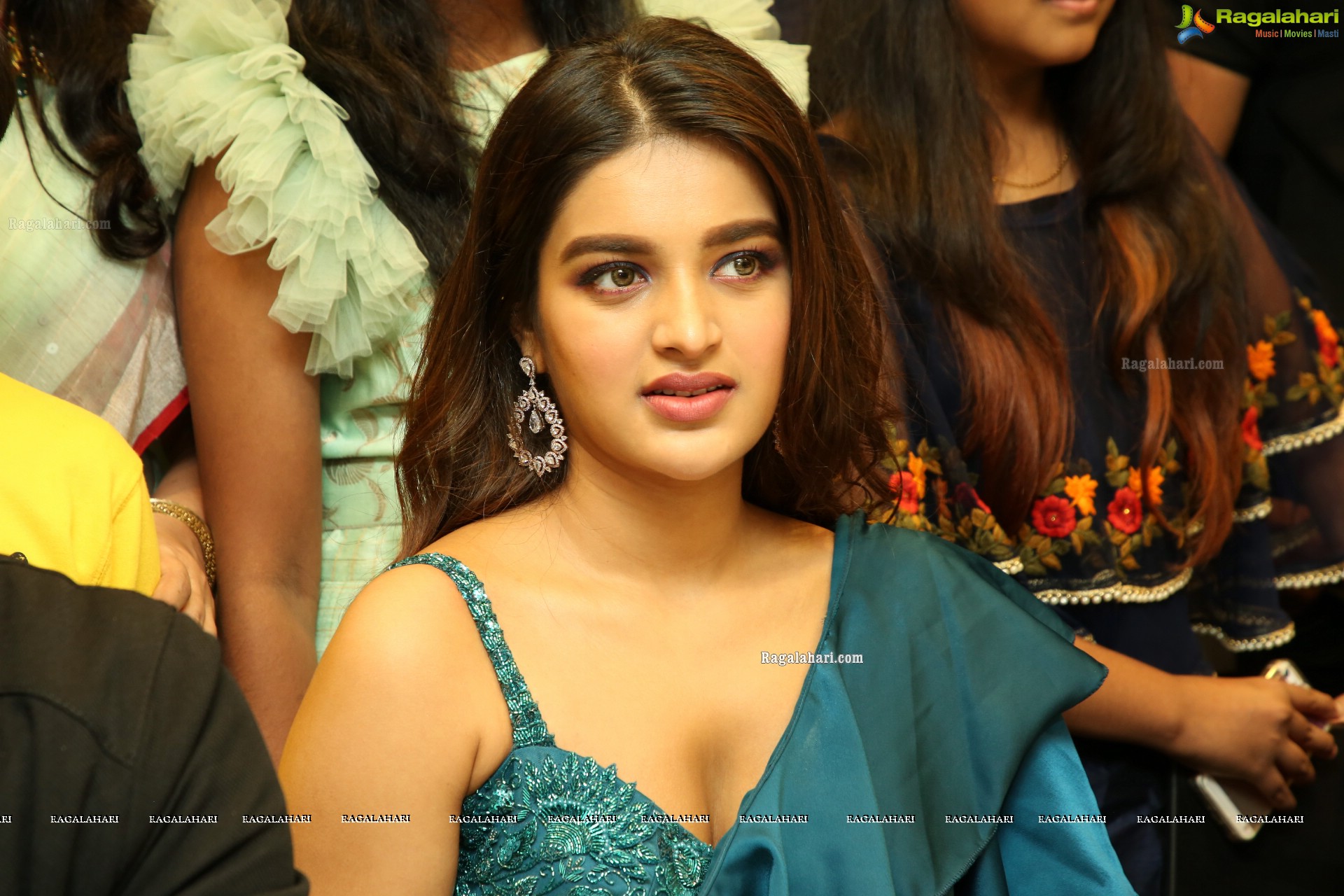 Nidhhi Agerwal @ KLM Fashion Mall Launch at Patny Centre - HD Gallery