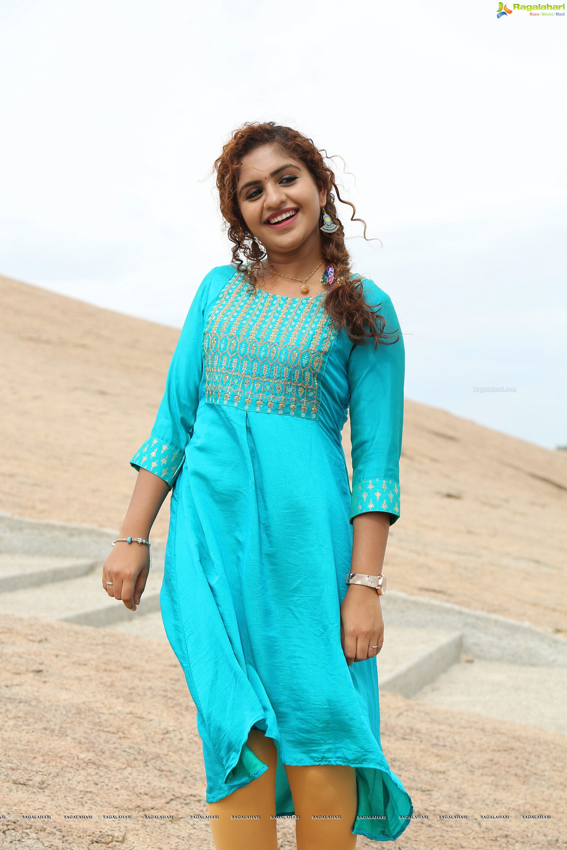 Noorin Shereef Ullala Ullala Movie Stills - HD Gallery