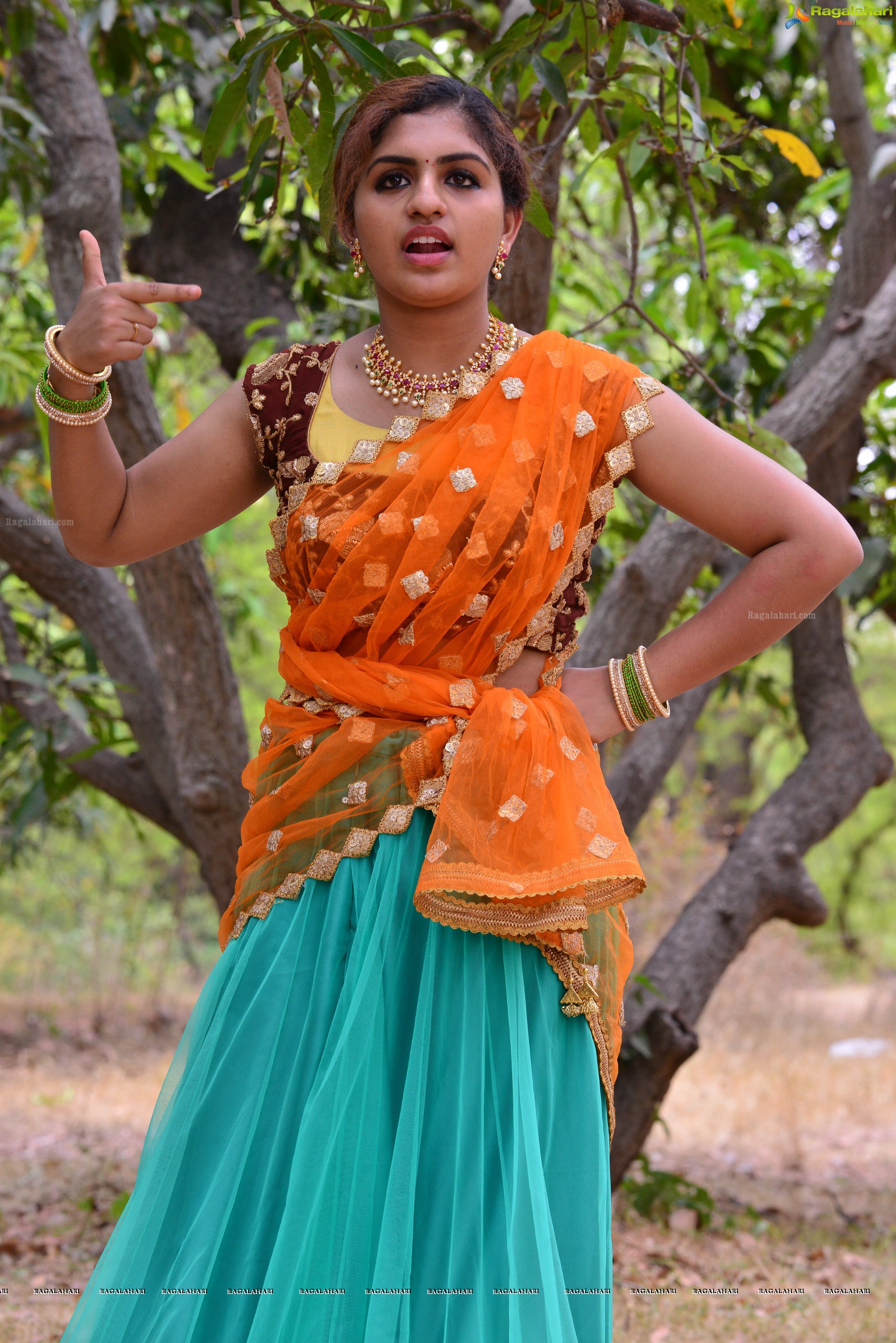 Noorin Shereef Ullala Ullala Movie Stills - HD Gallery