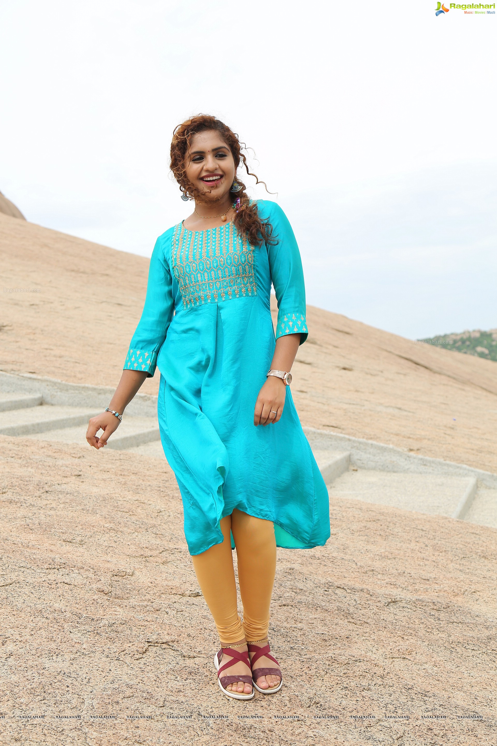 Noorin Shereef Ullala Ullala Movie Stills - HD Gallery