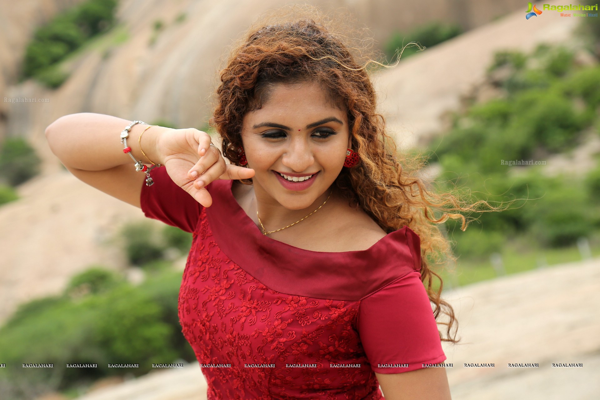 Noorin Shereef Ullala Ullala Movie Stills - HD Gallery