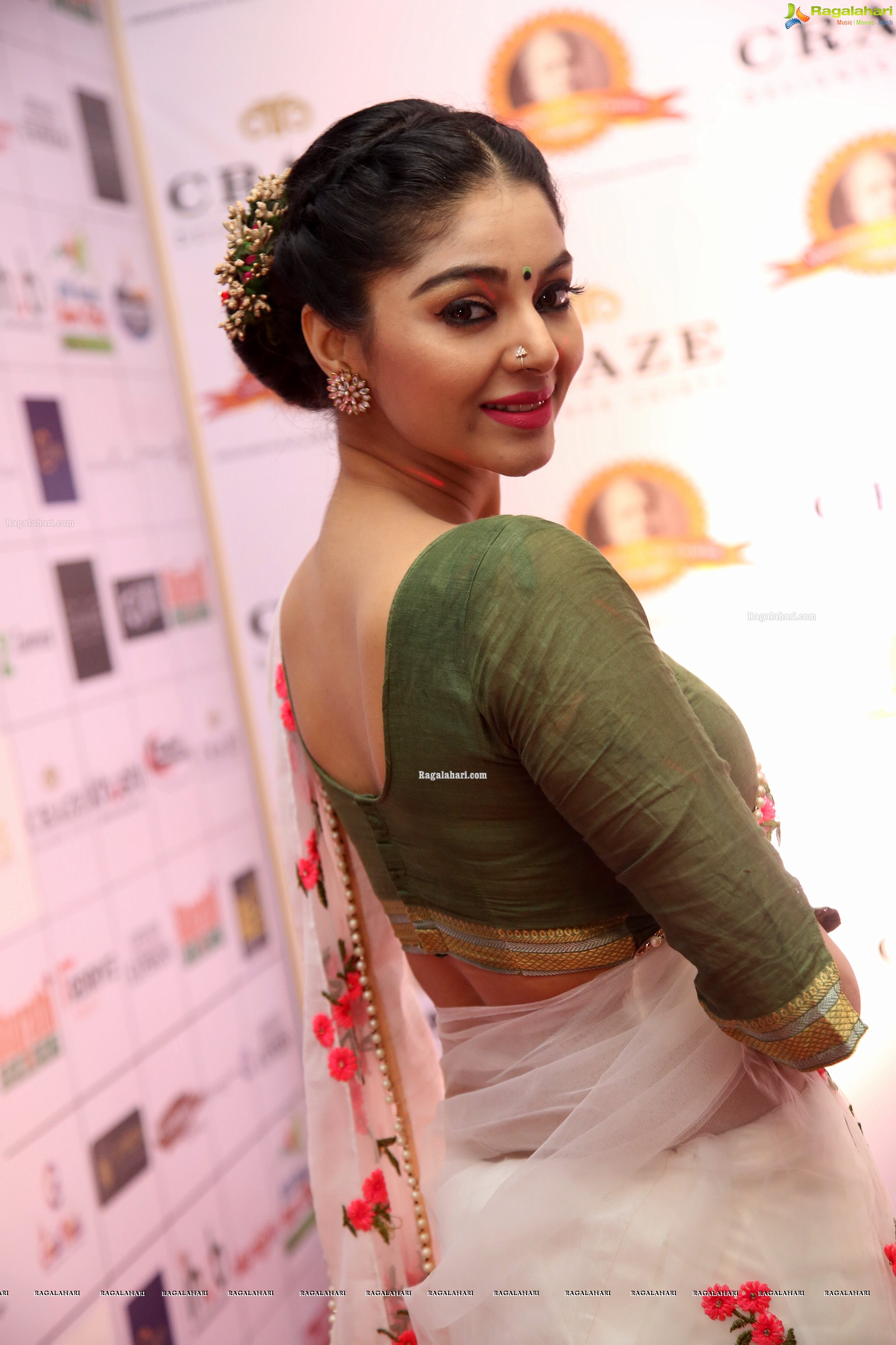 Sanam Shetty @ Dadasaheb Phalke Awards South 2019 - HD Gallery