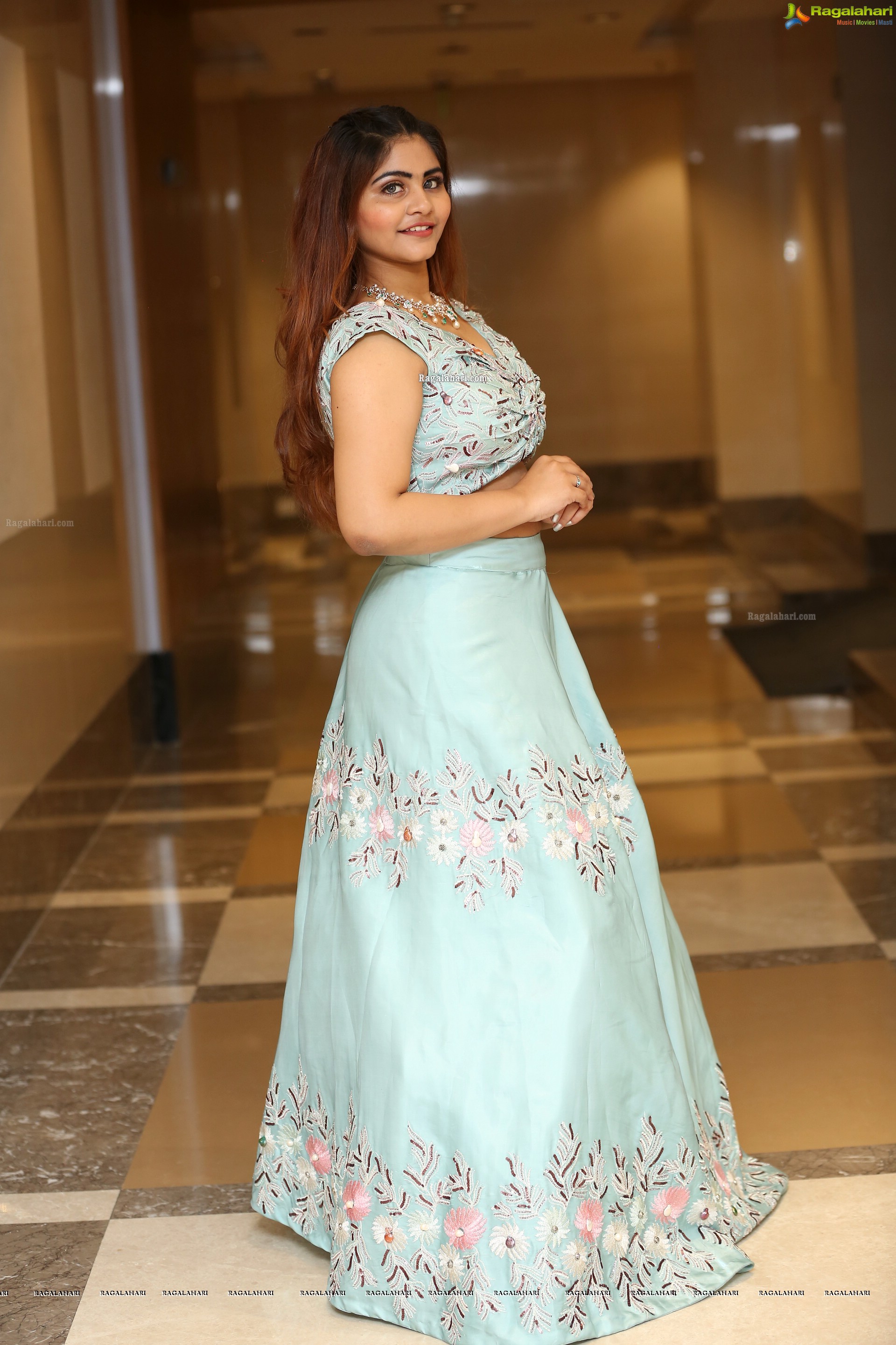 Sara Khan @ Arkayam Exhibition Curtain Raiser & Fashion Show - HD Gallery