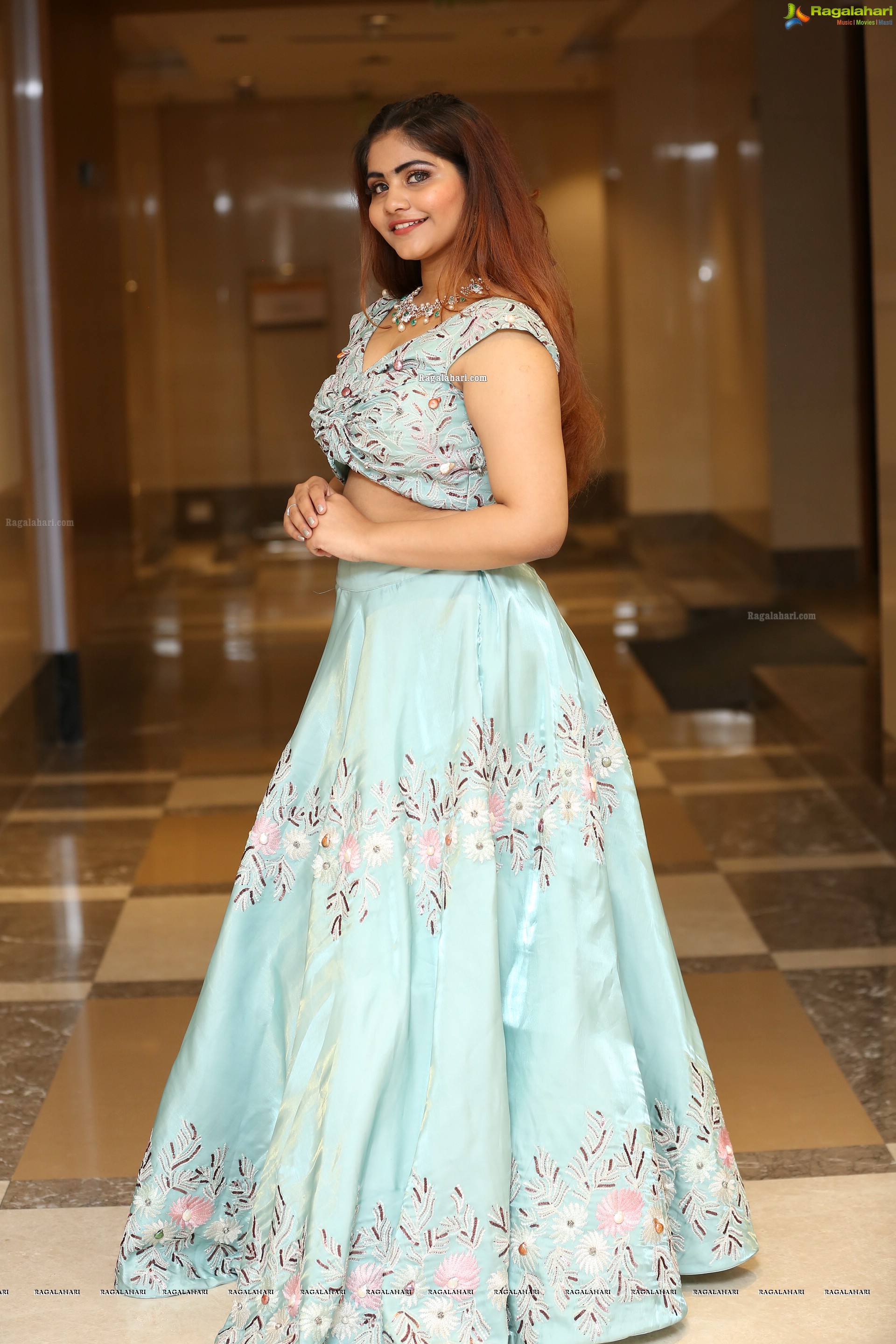 Sara Khan @ Arkayam Exhibition Curtain Raiser & Fashion Show - HD Gallery