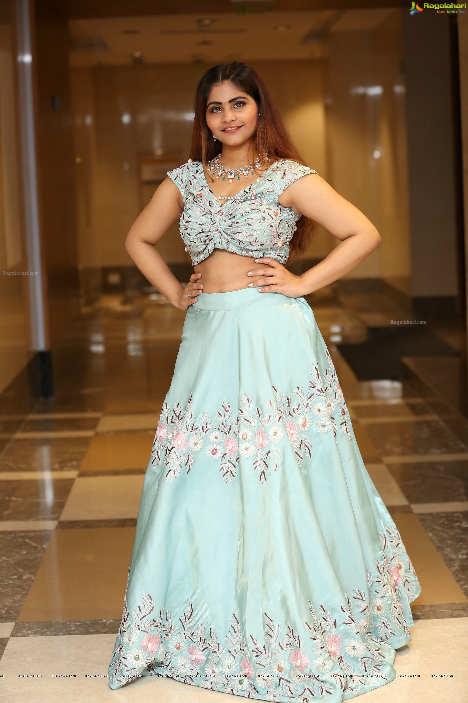 Sara Khan @ Arkayam Exhibition Curtain Raiser & Fashion Show - HD Gallery