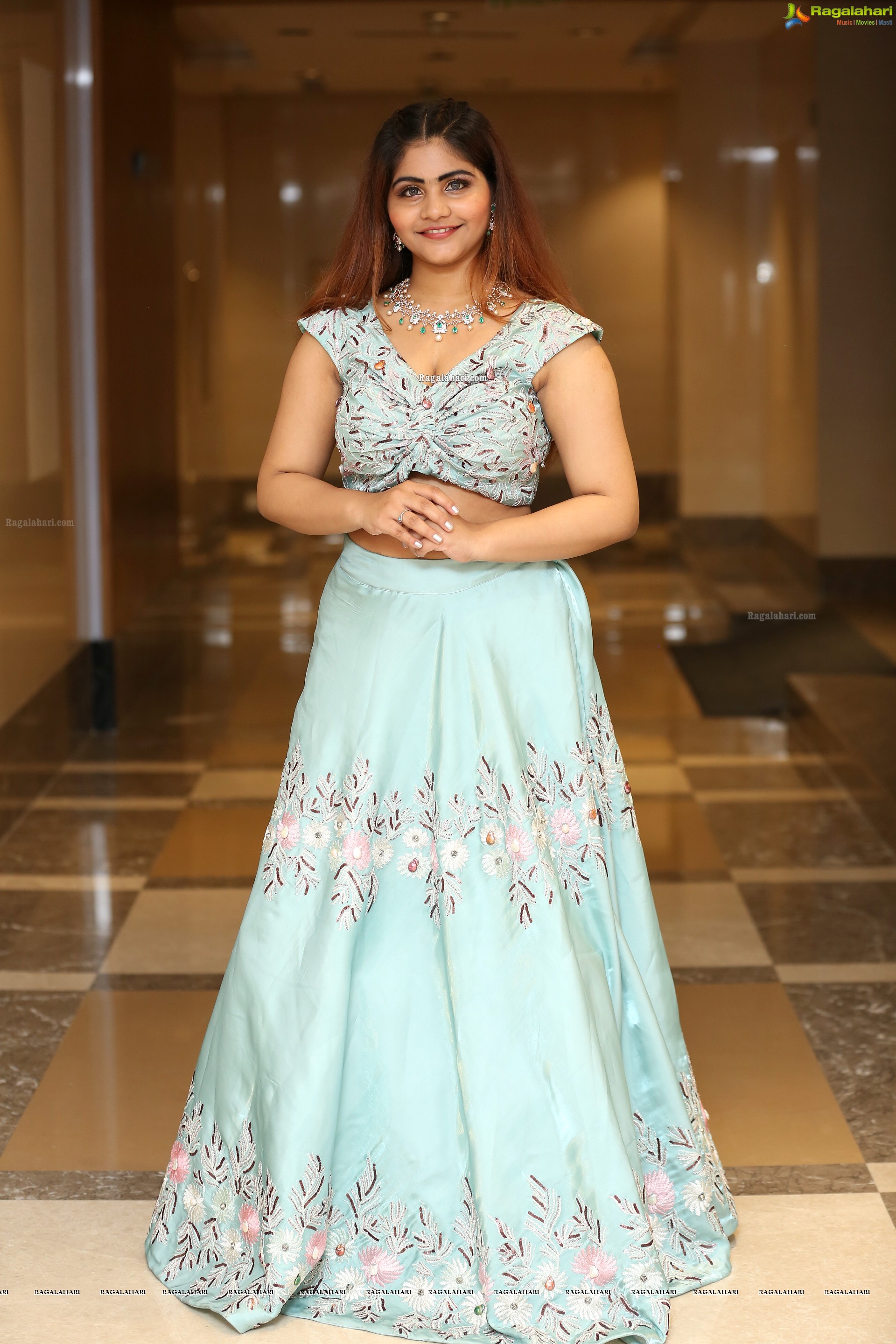 Sara Khan @ Arkayam Exhibition Curtain Raiser & Fashion Show - HD Gallery