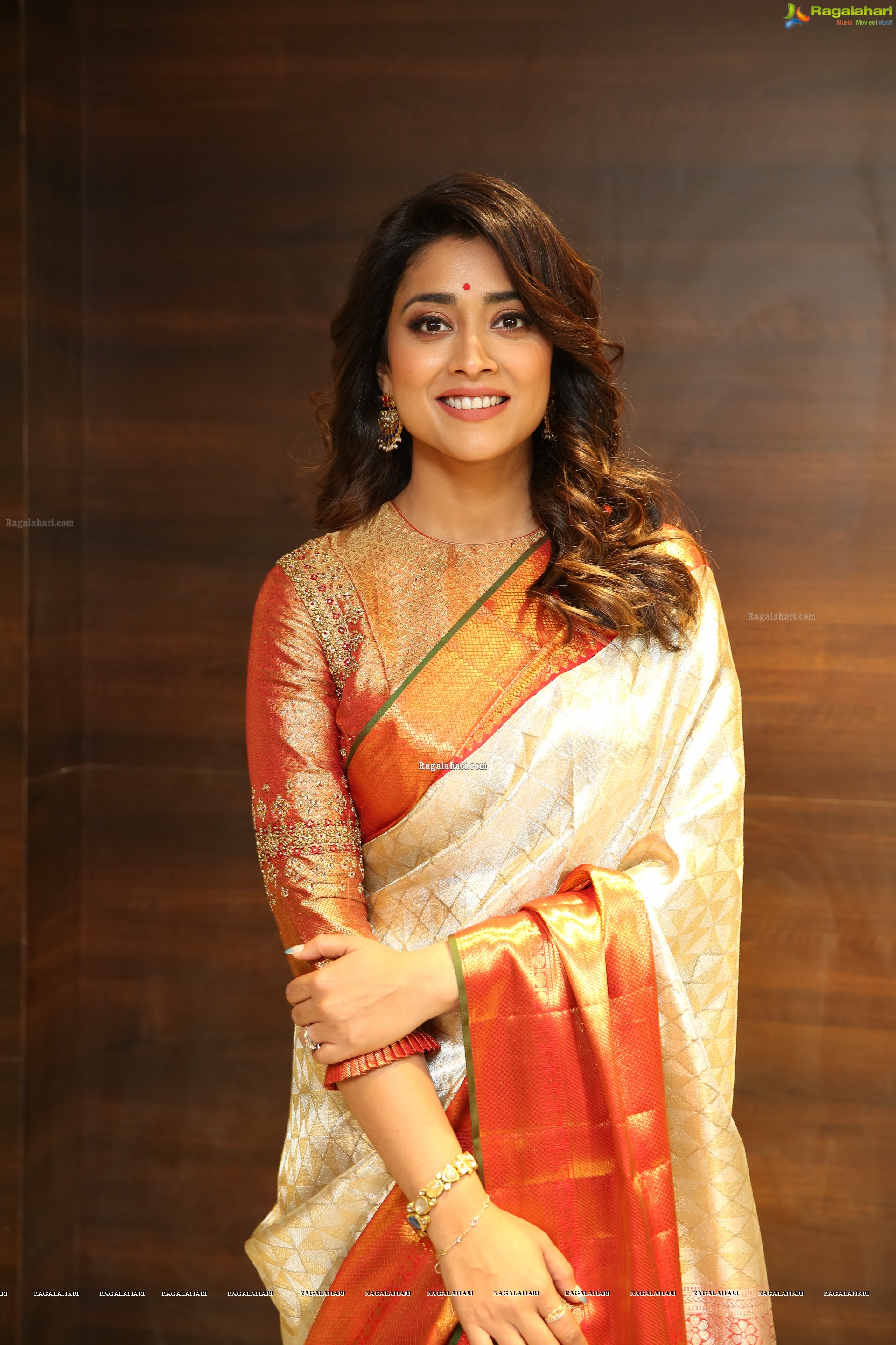 Shriya Saran @ VRK Silks Chandanagar Showroom Launch - HD Gallery