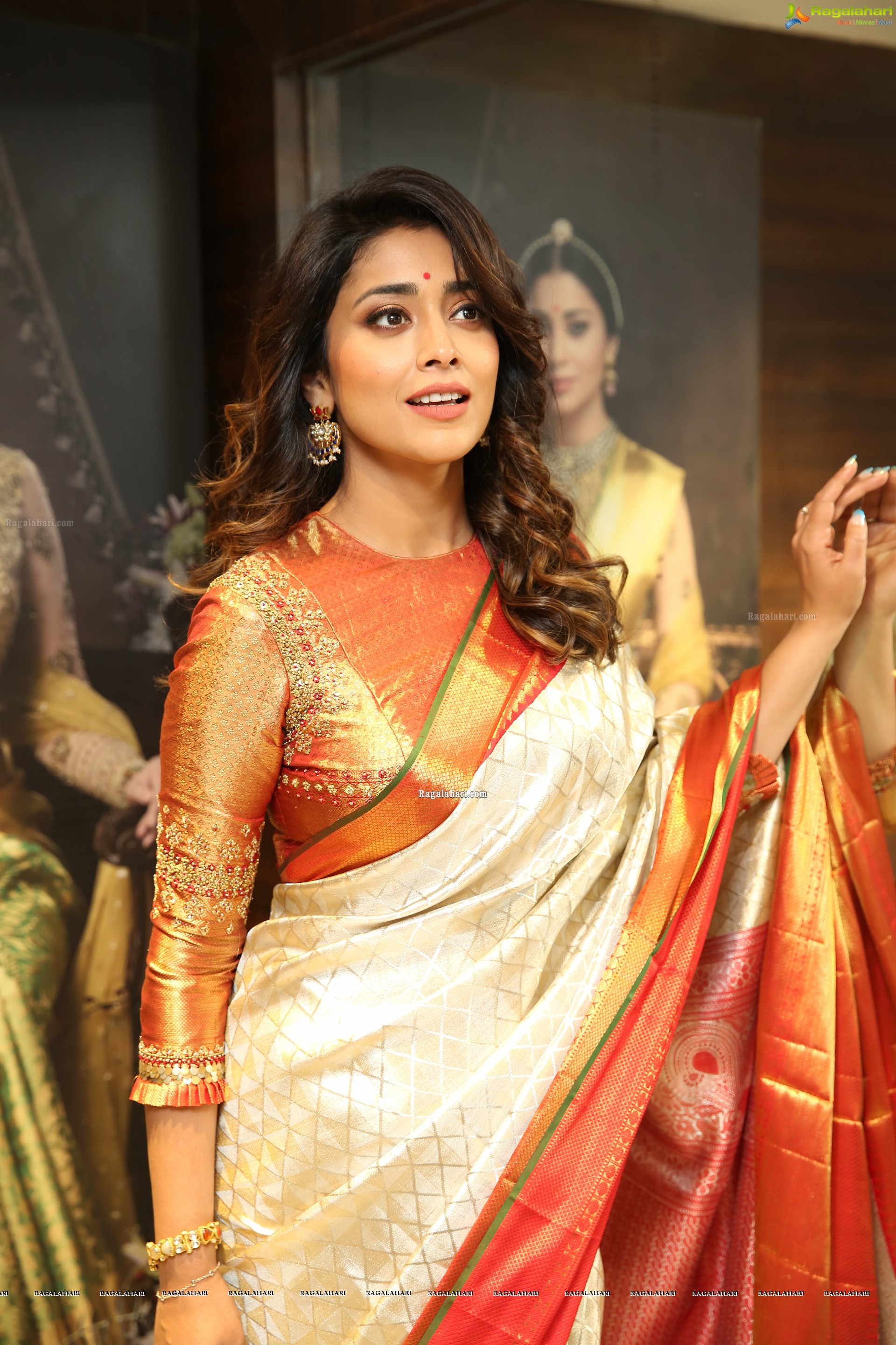 Shriya Saran @ VRK Silks Chandanagar Showroom Launch - HD Gallery