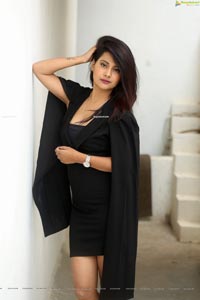 Shubhangi Pant at Neekosam Pre-Release Event