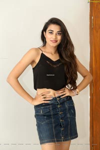 Stefy Patel at Ninnu Thalachi Movie Interview