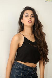 Stefy Patel at Ninnu Thalachi Movie Interview