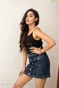 Stefy Patel at Ninnu Thalachi Movie Interview