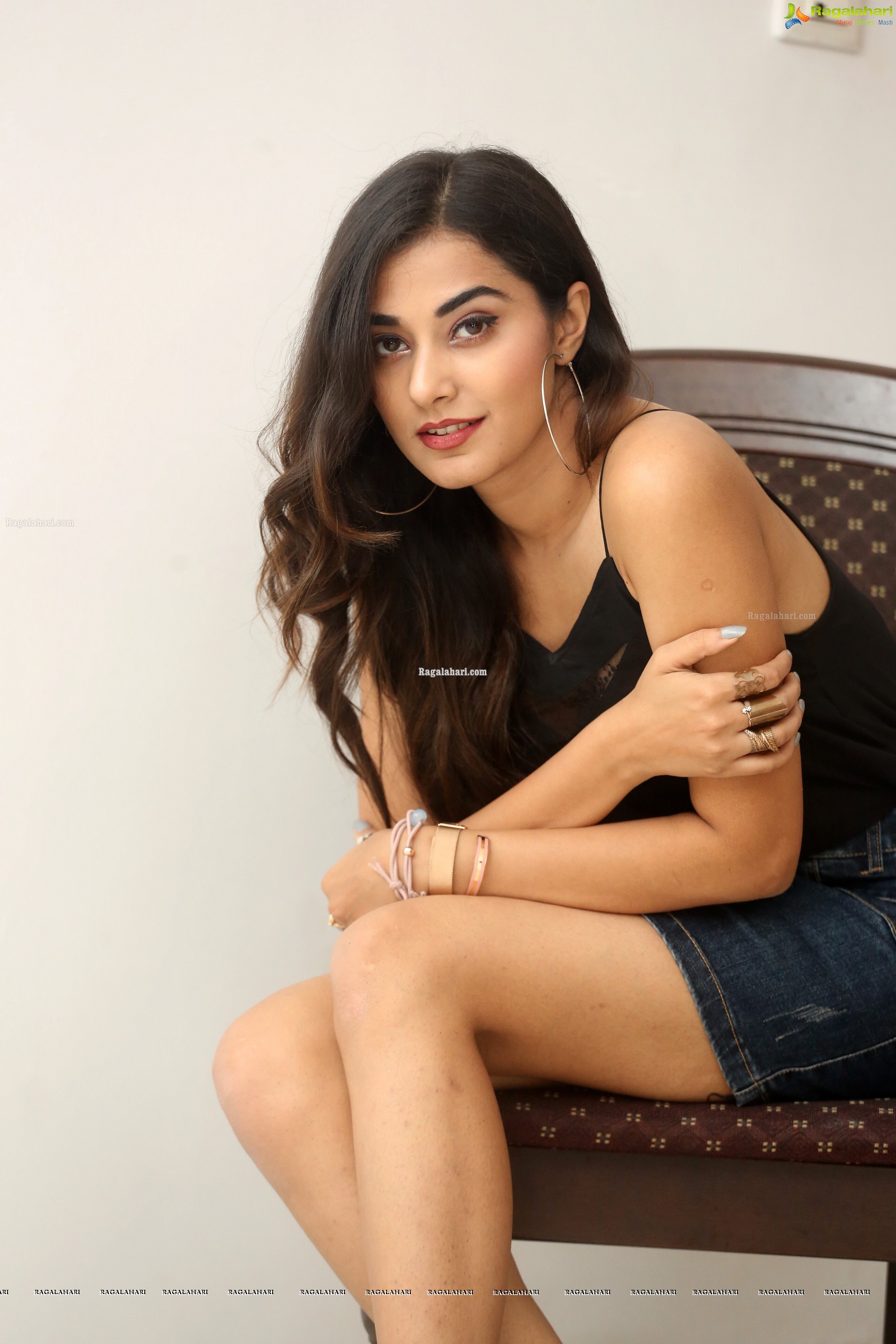 Stefy Patel at Ninnu Thalachi Movie Interview - HD Gallery