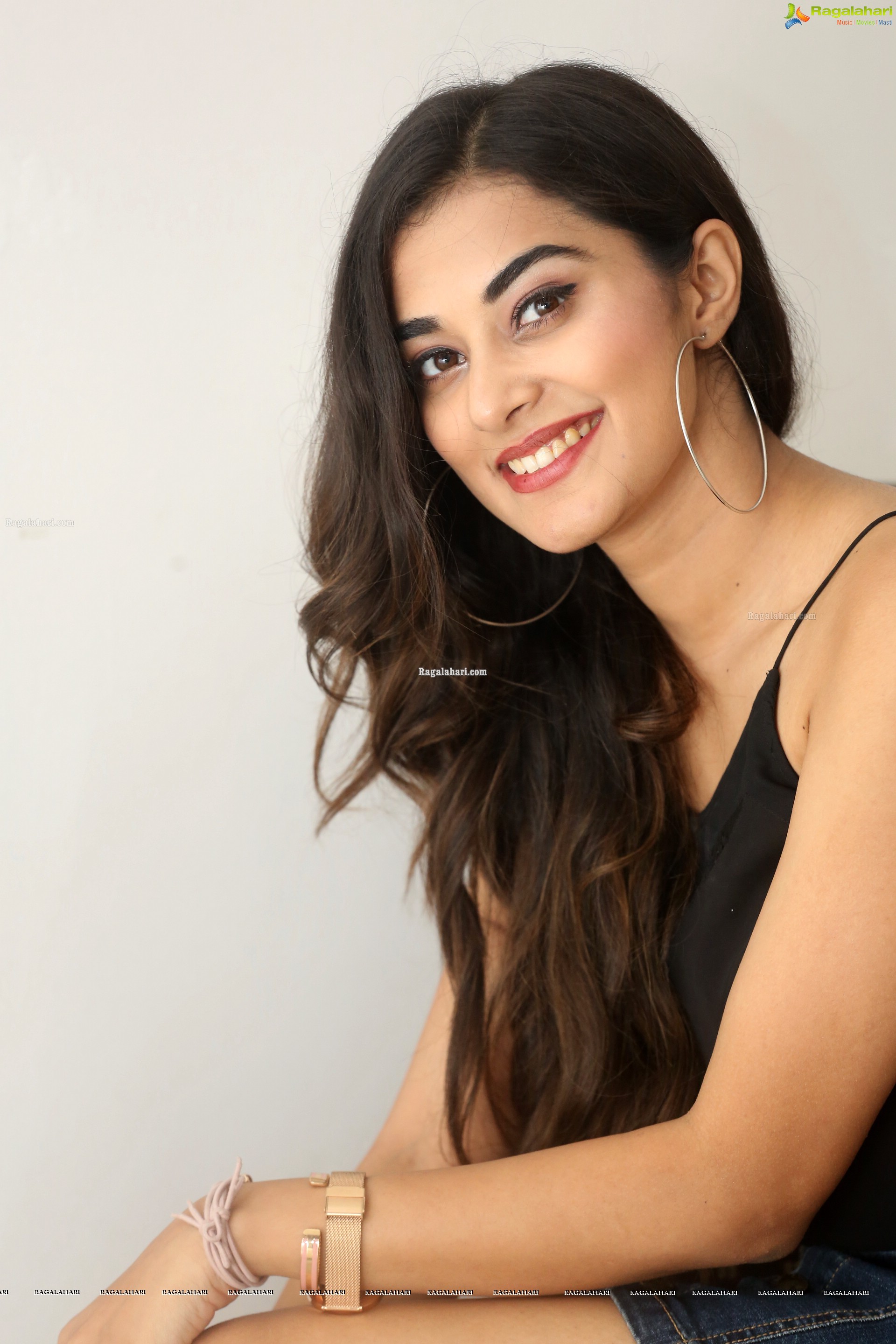 Stefy Patel at Ninnu Thalachi Movie Interview - HD Gallery