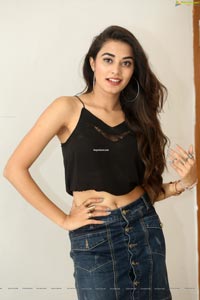 Stefy Patel at Ninnu Thalachi Movie Interview