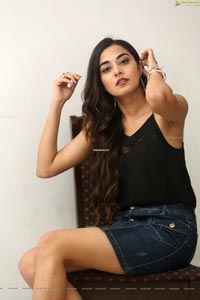 Stefy Patel at Ninnu Thalachi Movie Interview