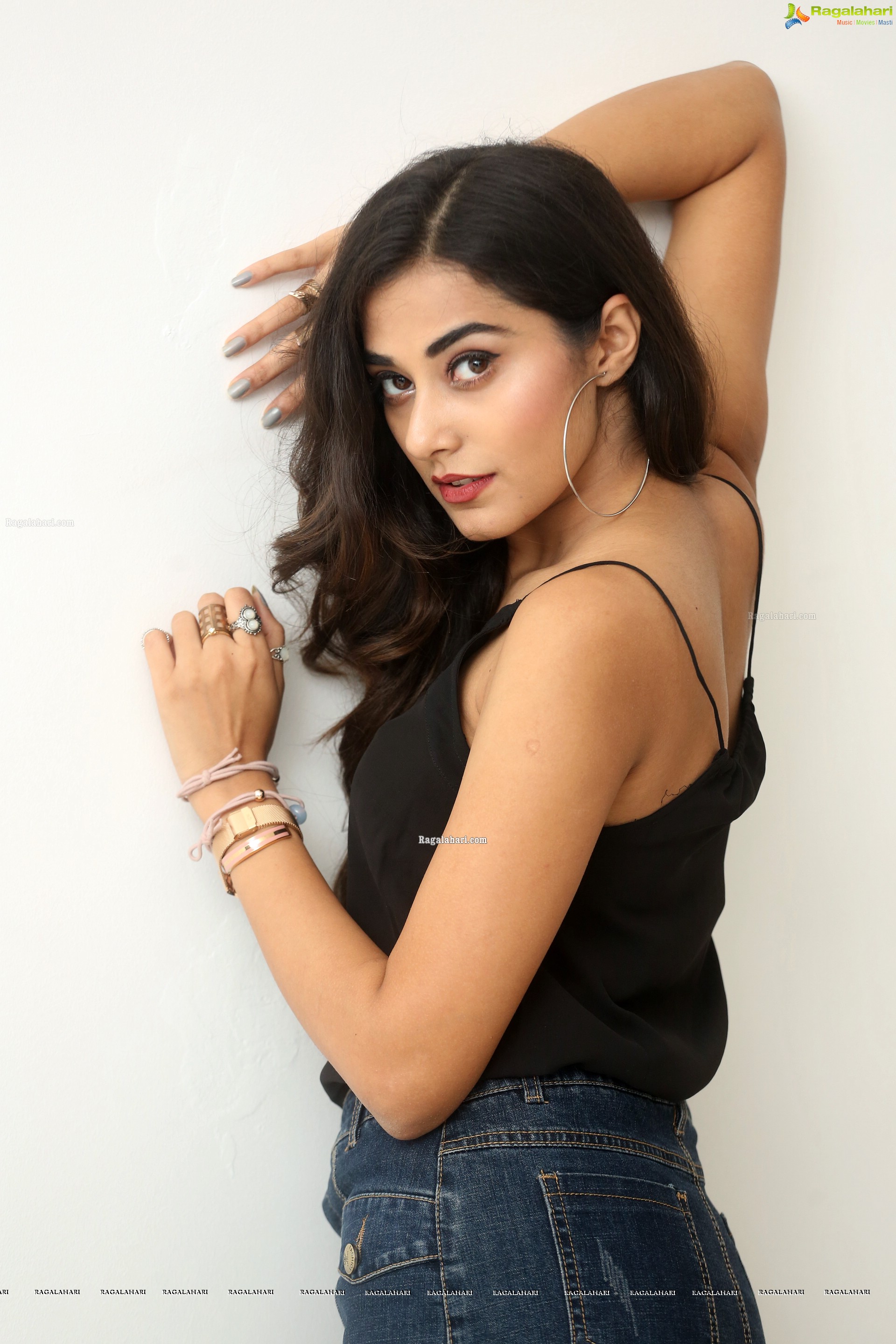 Stefy Patel at Ninnu Thalachi Movie Interview - HD Gallery