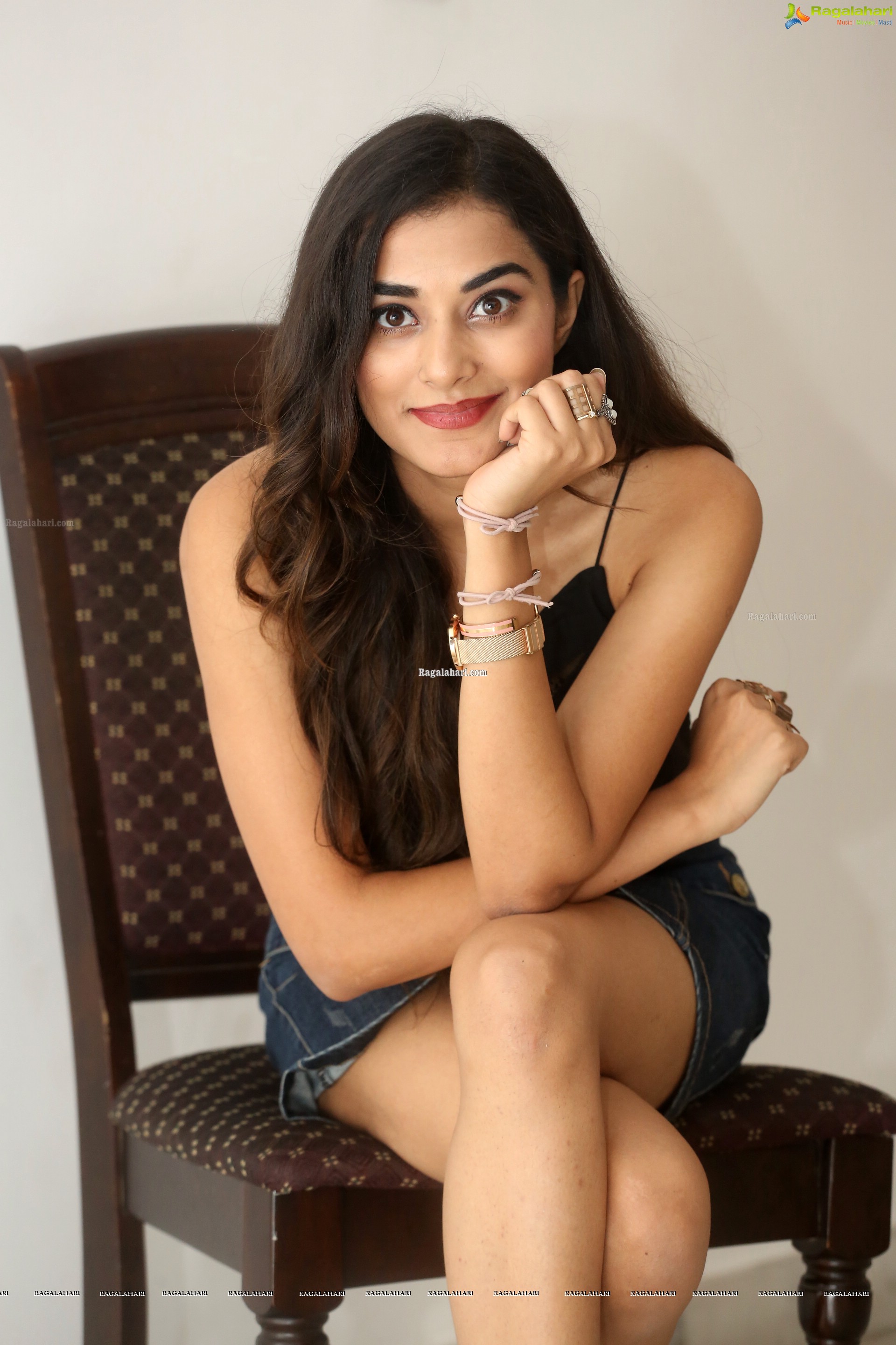 Stefy Patel at Ninnu Thalachi Movie Interview - HD Gallery