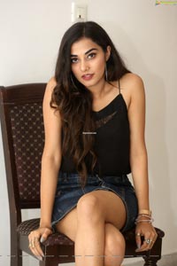 Stefy Patel at Ninnu Thalachi Movie Interview