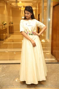 Twinkle Agarwal at Sutraa Grand Curtain Raiser