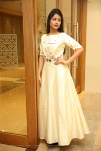 Twinkle Agarwal at Sutraa Grand Curtain Raiser