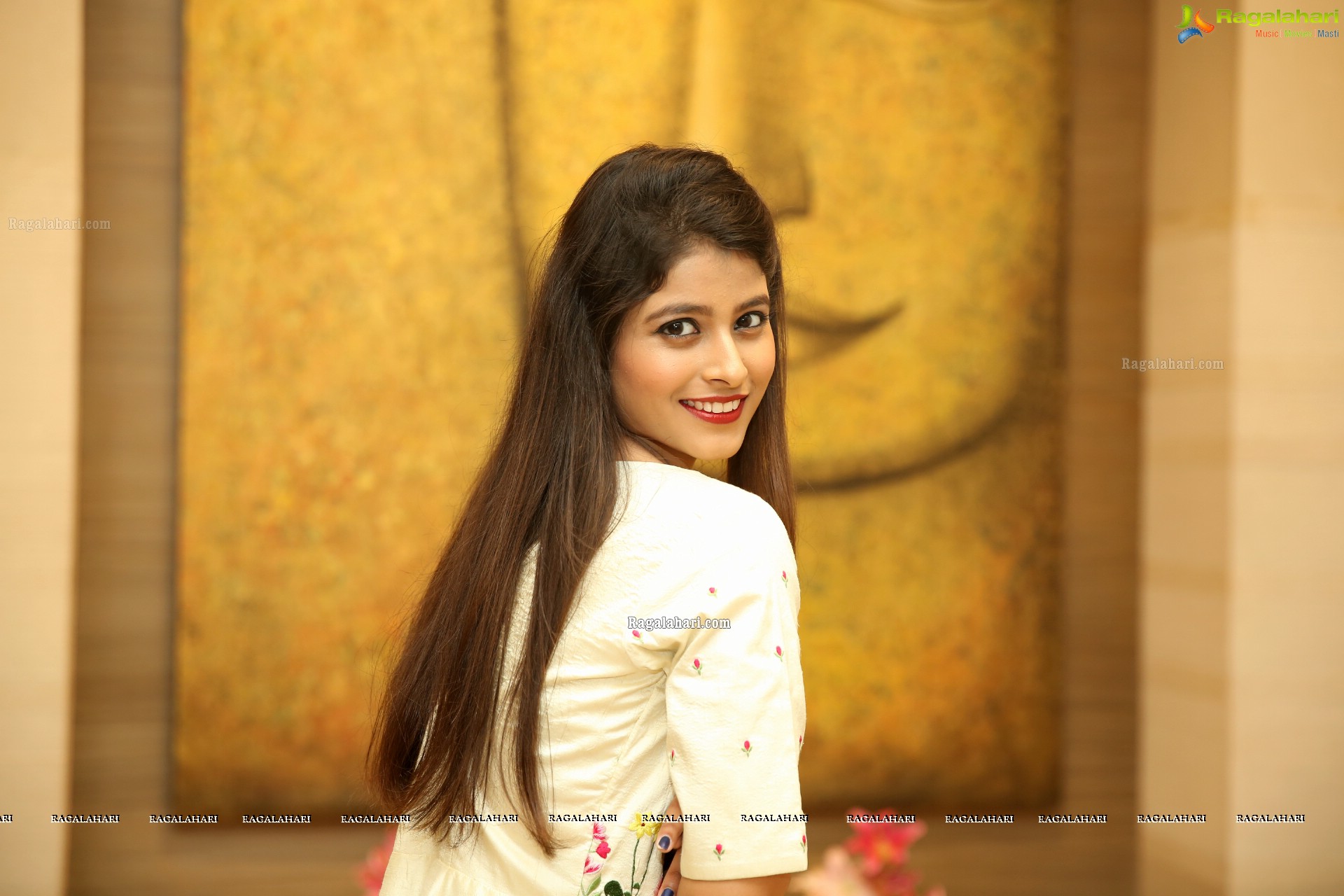 Twinkle Agarwal @ Sutraa Grand Curtain Raiser & Fashion Showcase - HD Gallery