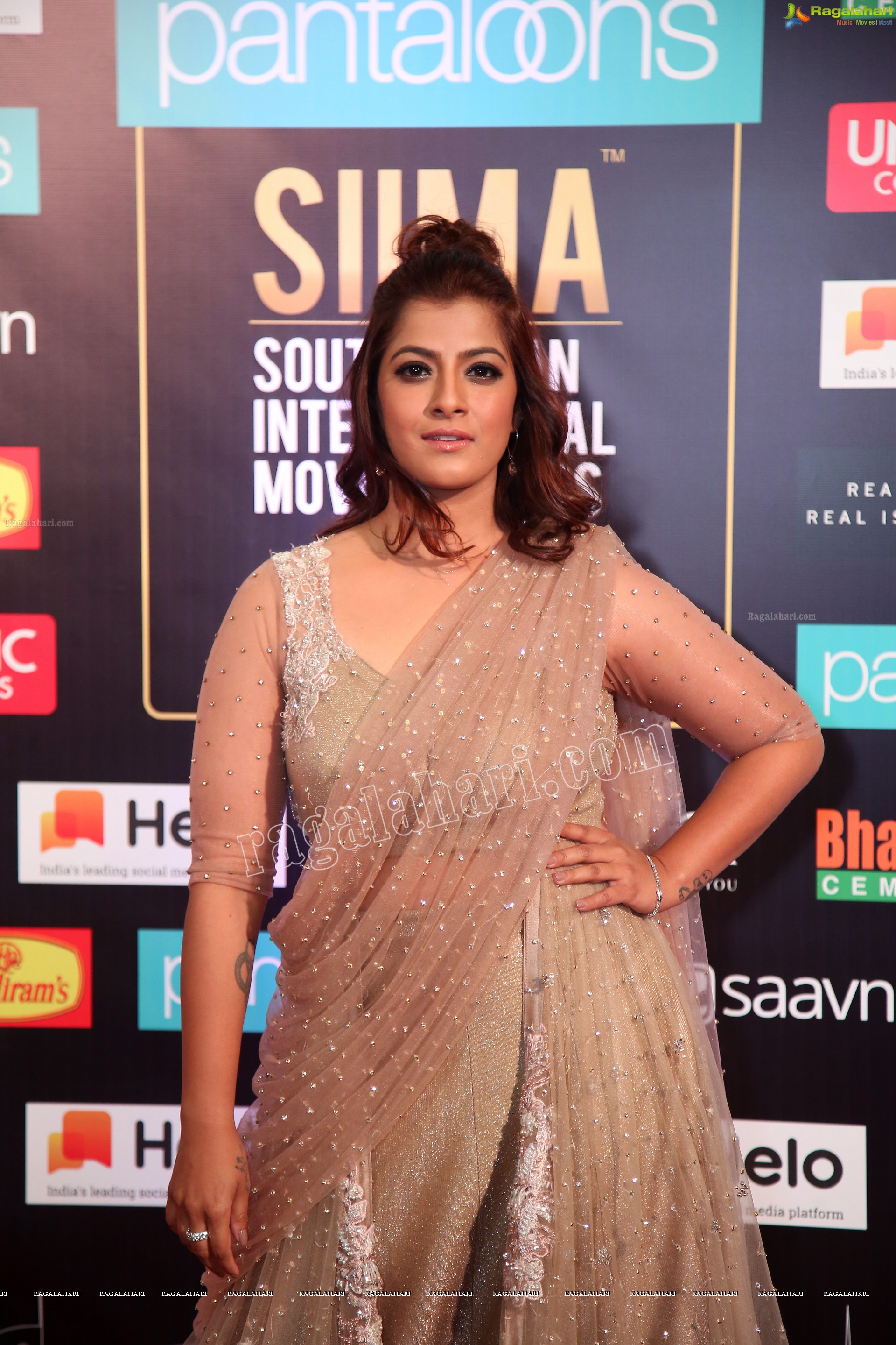 Varalaxmi Sarathkumar @ SIIMA 2019 (Exclusive) (High Definition Photos)