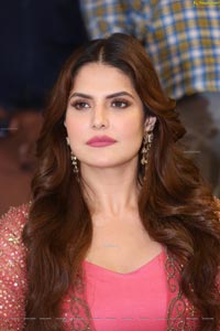 Zarine Khan at Chanakya Trailer Launch