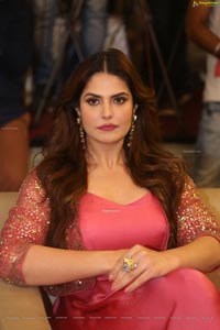 Zarine Khan at Chanakya Trailer Launch