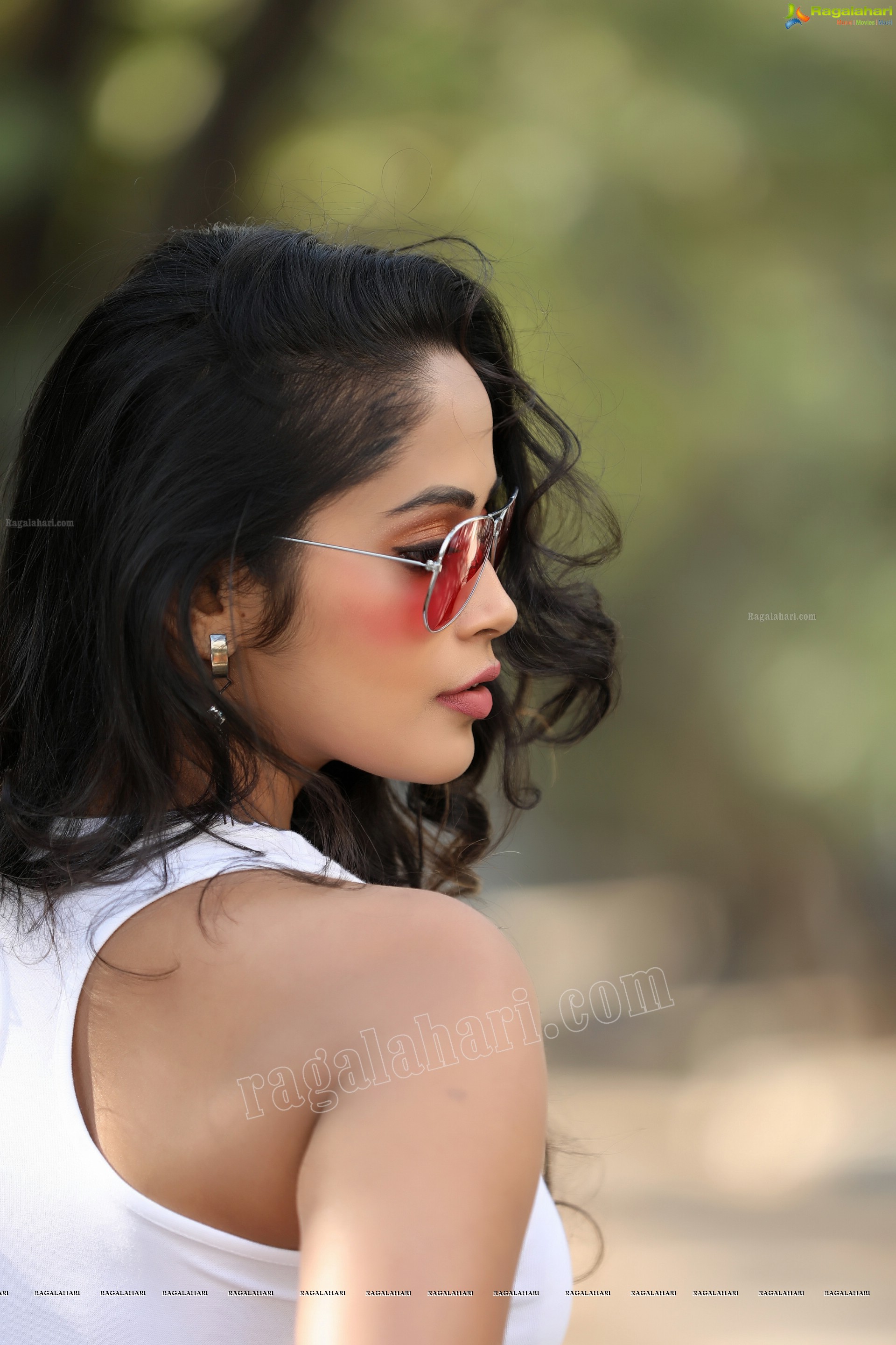 Pooja Chourasiya [Exclusive Photo Shoot] [High Definition Photos]